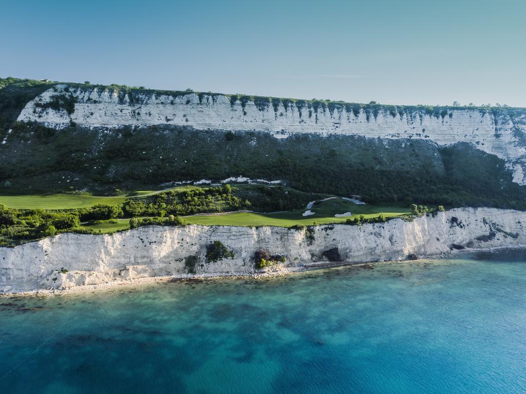 Thracian Cliffs Golf & Cavarna